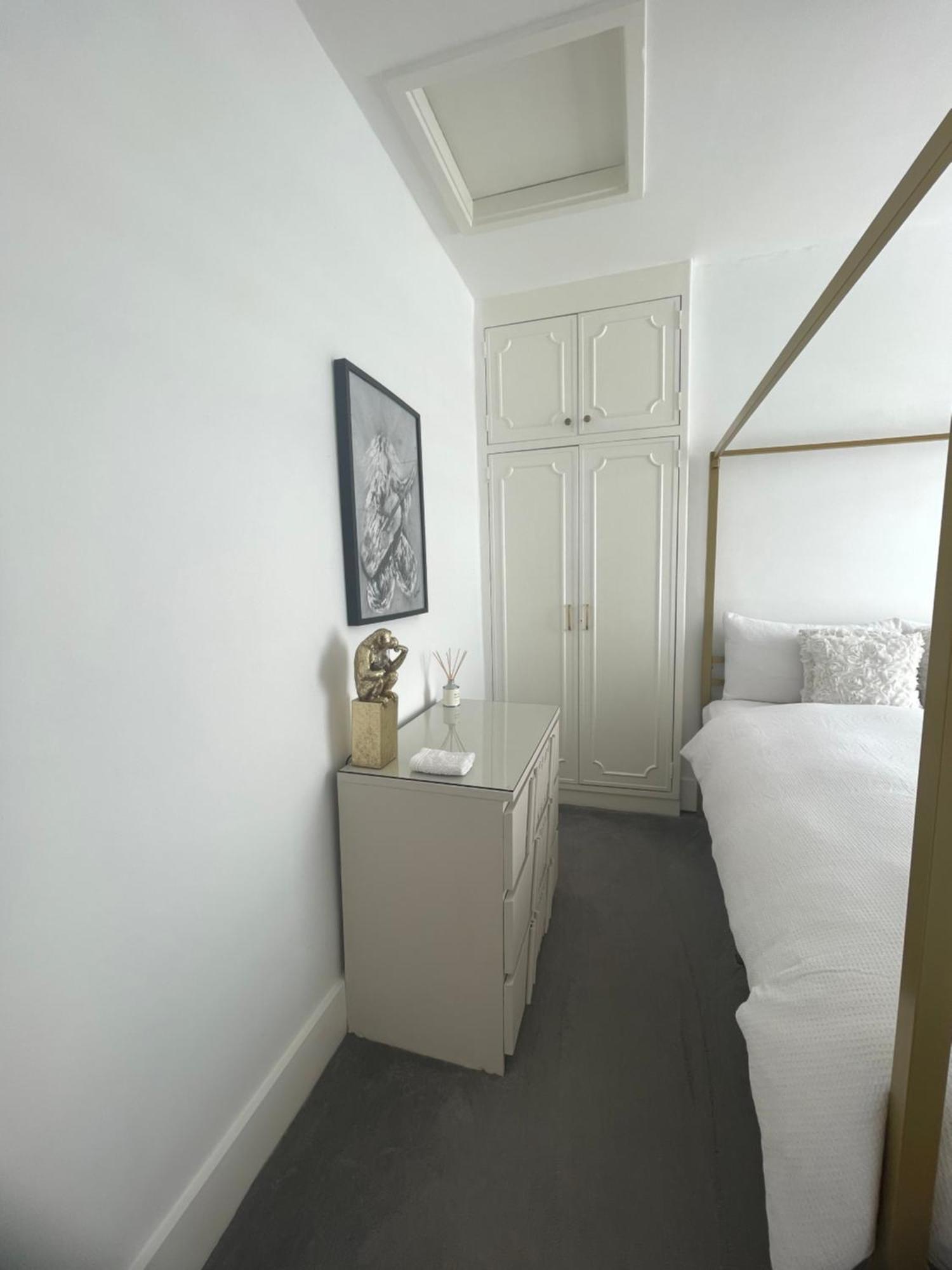Queen Bedroom In Maida Vale London Exterior photo
